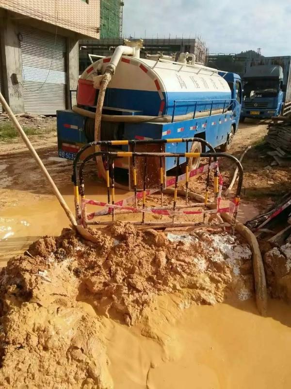 华南热作学院工地淤泥清淤