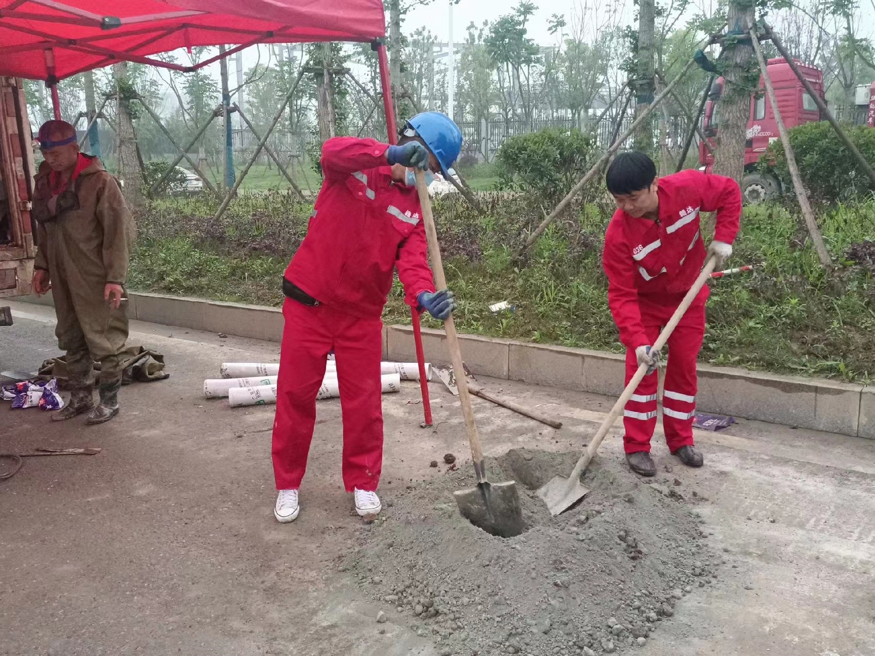 华南热作学院管道疏通哪家好】及时进行市政管道清淤